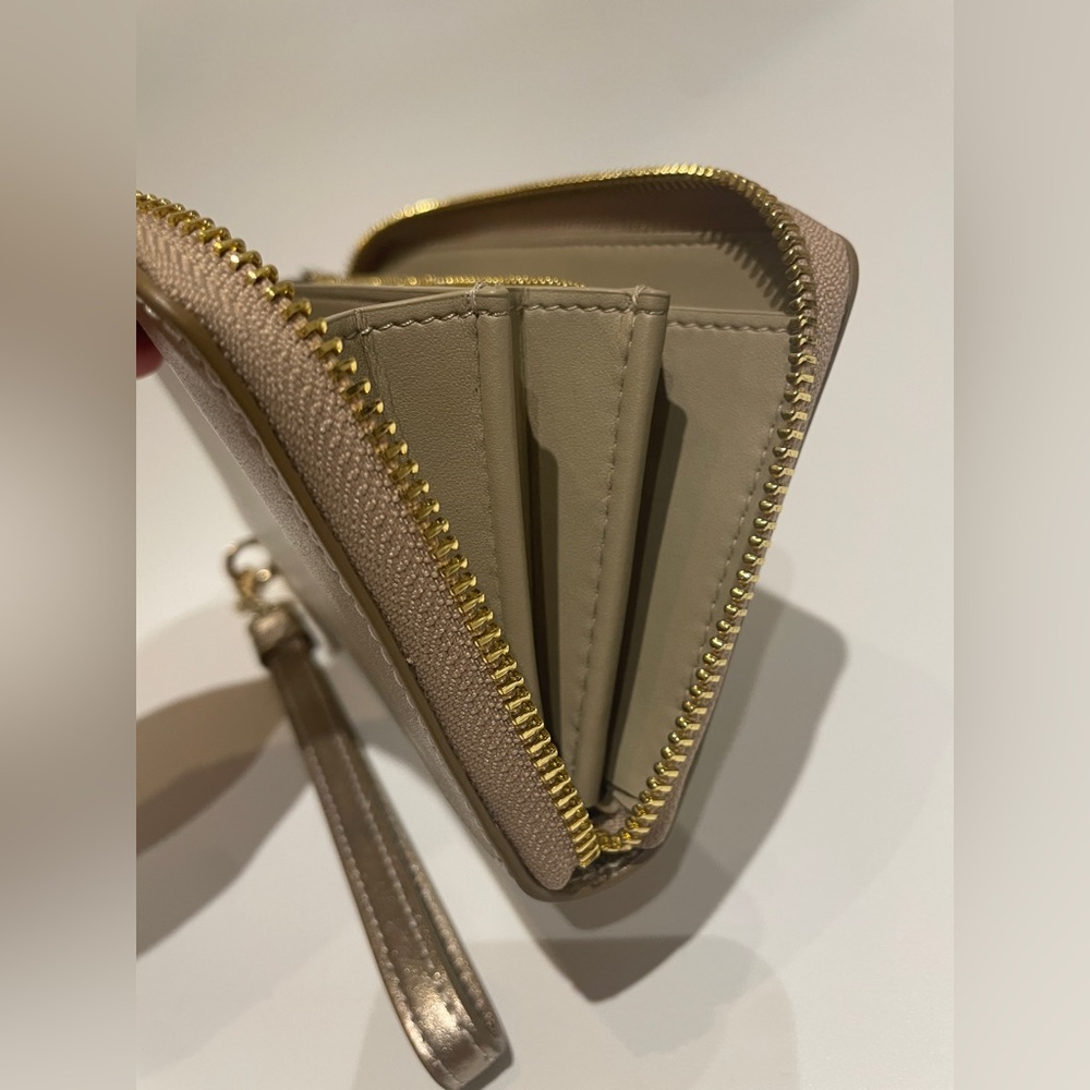 COACH Wallet - Picture 11 of 15